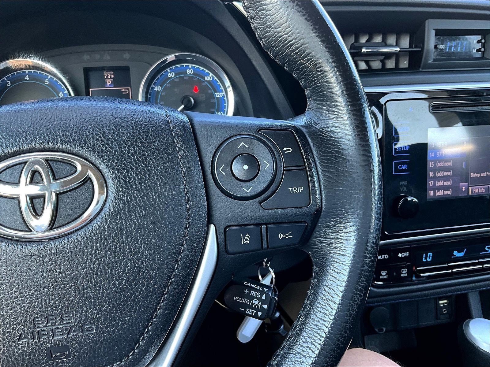 Used 2018 Toyota Corolla SE w/ Carpet Mat Package (TMS) FWD image 12