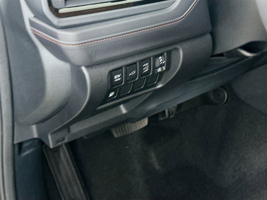 Used 2025 Subaru Forester Touring AWD/4WD image 10