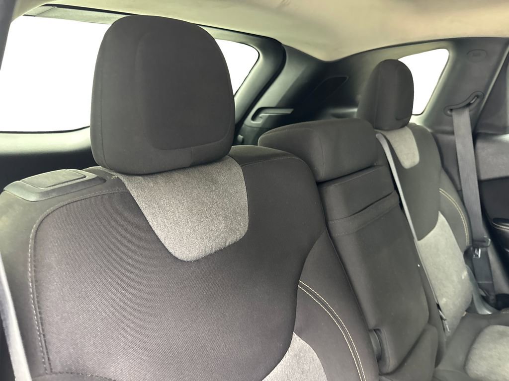 Used 2017 Jeep Cherokee Sport image 40