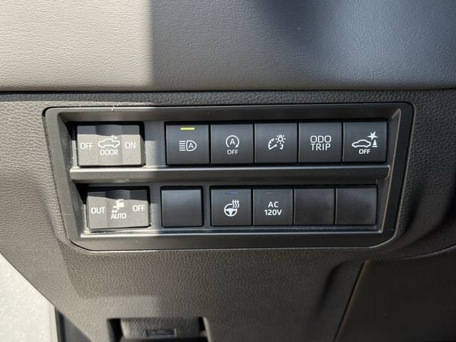 Used 2024 Toyota Tundra Platinum AWD/4WD image 24