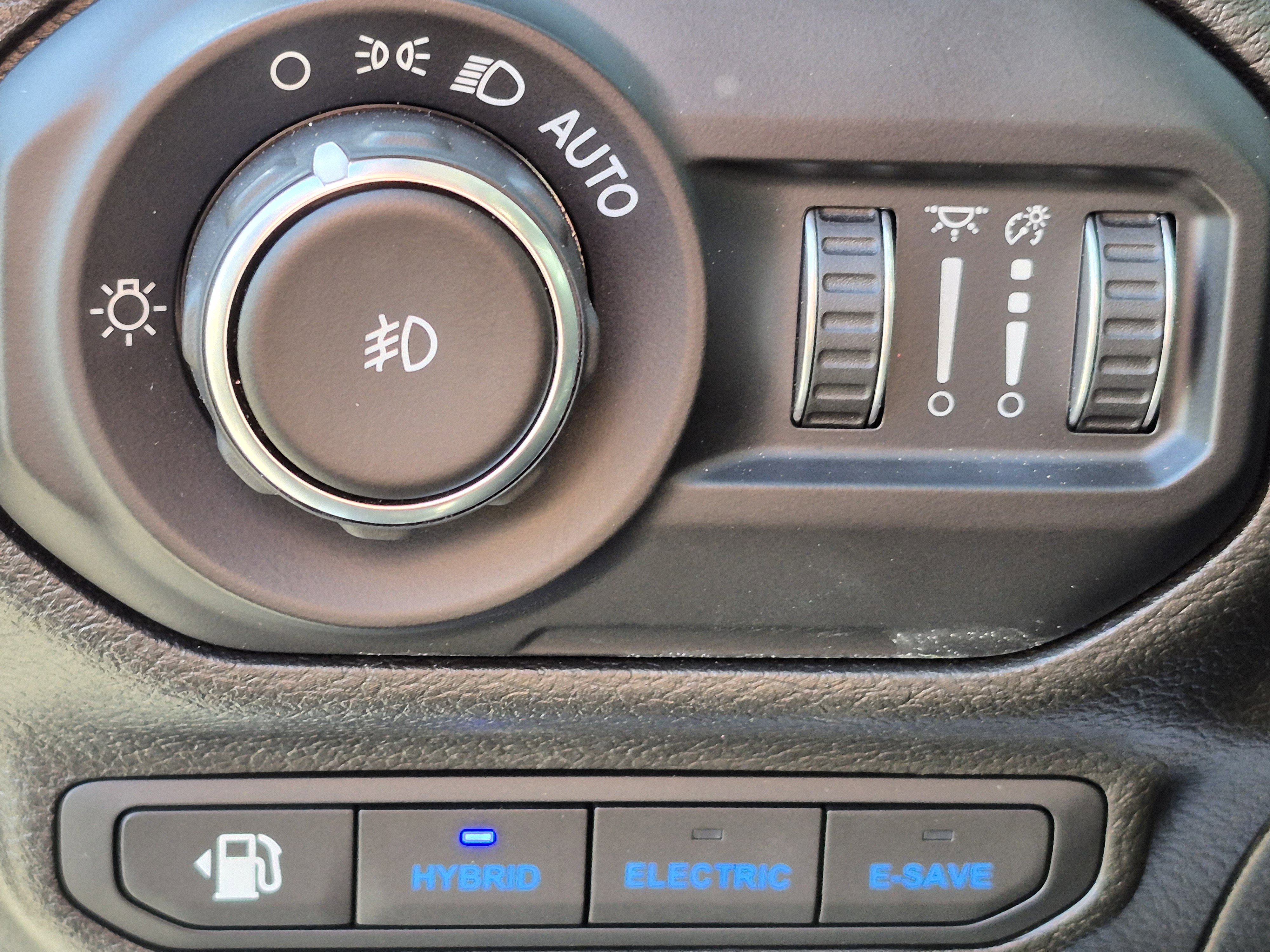 Used 2022 Jeep Wrangler Unlimited Sahara AWD/4WD image 15