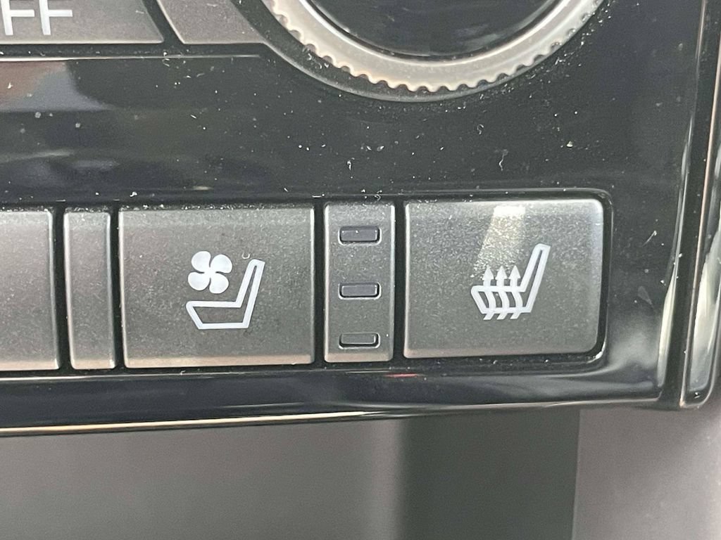 Used 2022 Subaru Ascent Touring AWD/4WD image 20