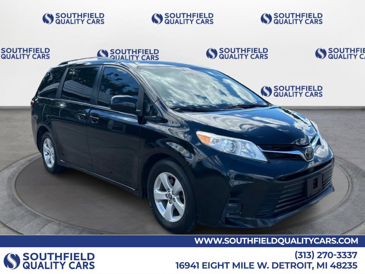 Used 2020 Toyota Sienna LE image 1