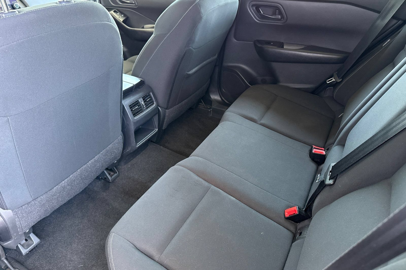 Used 2024 Nissan Rogue S FWD image 15