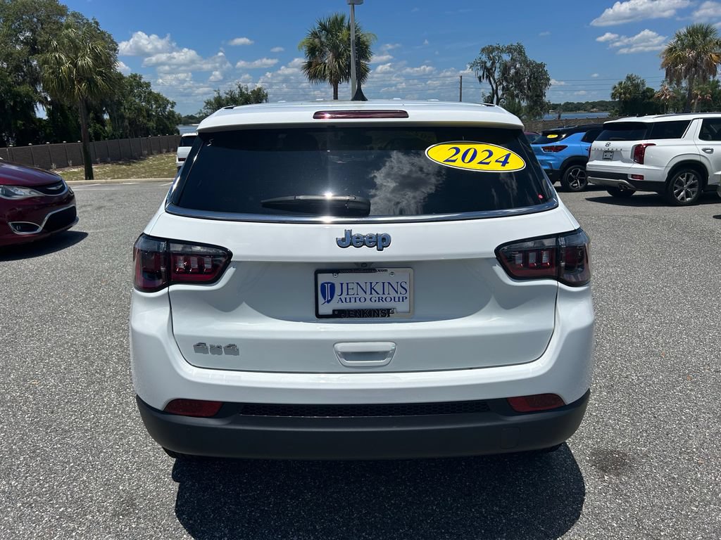 Used 2024 Jeep Compass Sport w/ Mopar Graphics Package AWD/4WD image 6