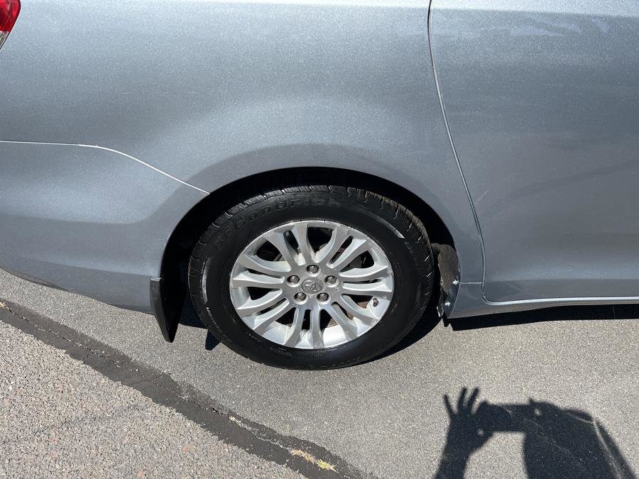 Used 2012 Toyota Sienna XLE w/ Entertainment Pkg FWD image 33