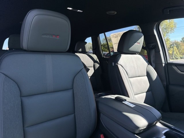 New 2026 GMC Acadia AT4 w/ Luxury Package image 8