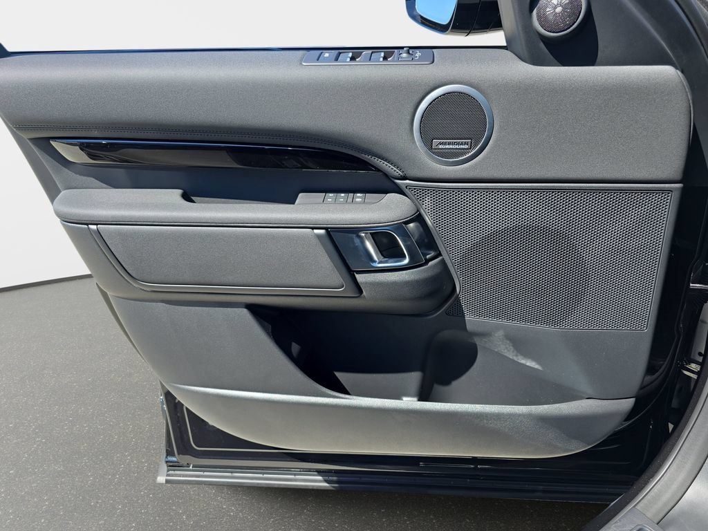 New 2026 Land Rover Discovery S AWD/4WD image 29