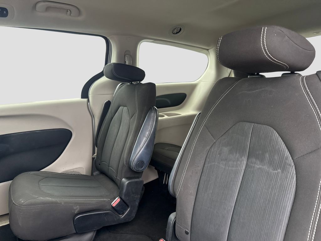 Used 2023 Chrysler Voyager LX FWD image 16