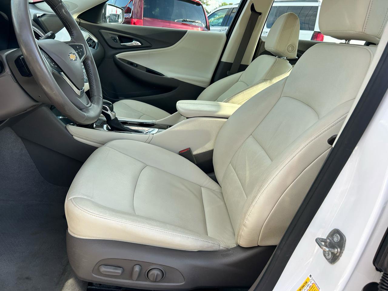 Used 2021 Chevrolet Malibu LT w/ Leather Package FWD image 7