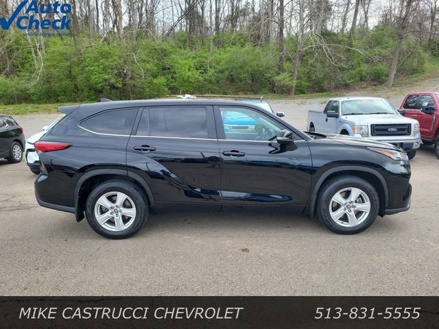 Used 2023 Toyota Highlander L image 6