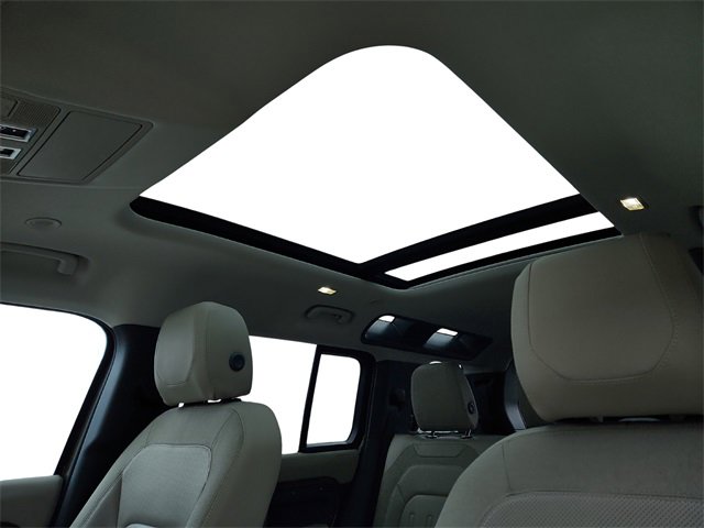 Used 2020 Land Rover Defender 110 SE image 23