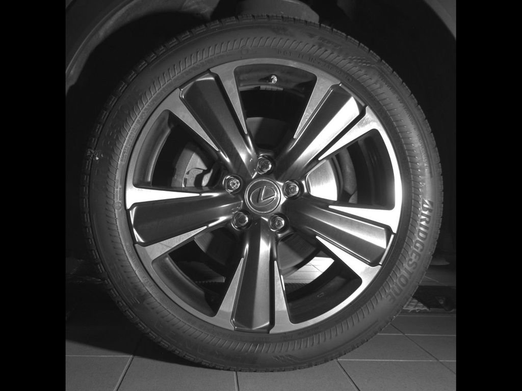 Used 2022 Lexus UX 200 w/ Accessory Package (Z1) FWD image 9