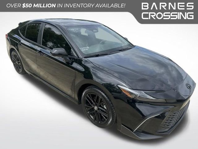 Used 2025 Toyota Camry SE FWD image 1