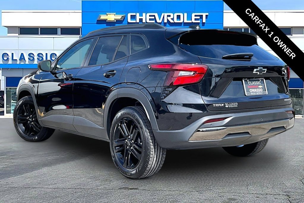Used 2025 Chevrolet Trax ACTIV w/ Driver Confidence Package FWD image 3