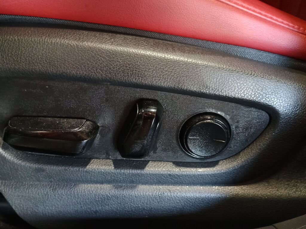 Used 2022 Lexus UX 200 F Sport w/ Accessory Package (Z2) image 8