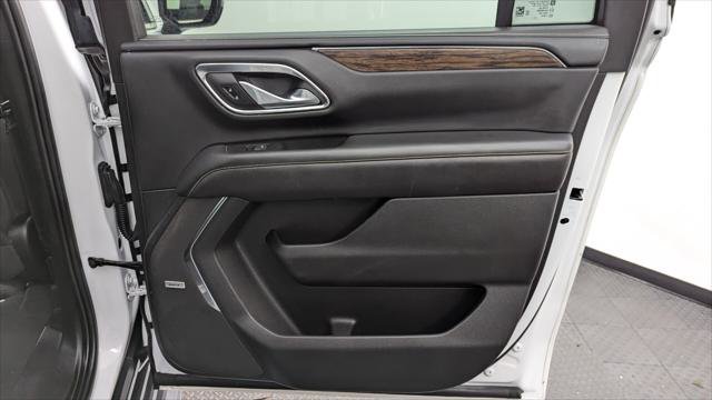 Used 2023 Chevrolet Suburban Premier image 23