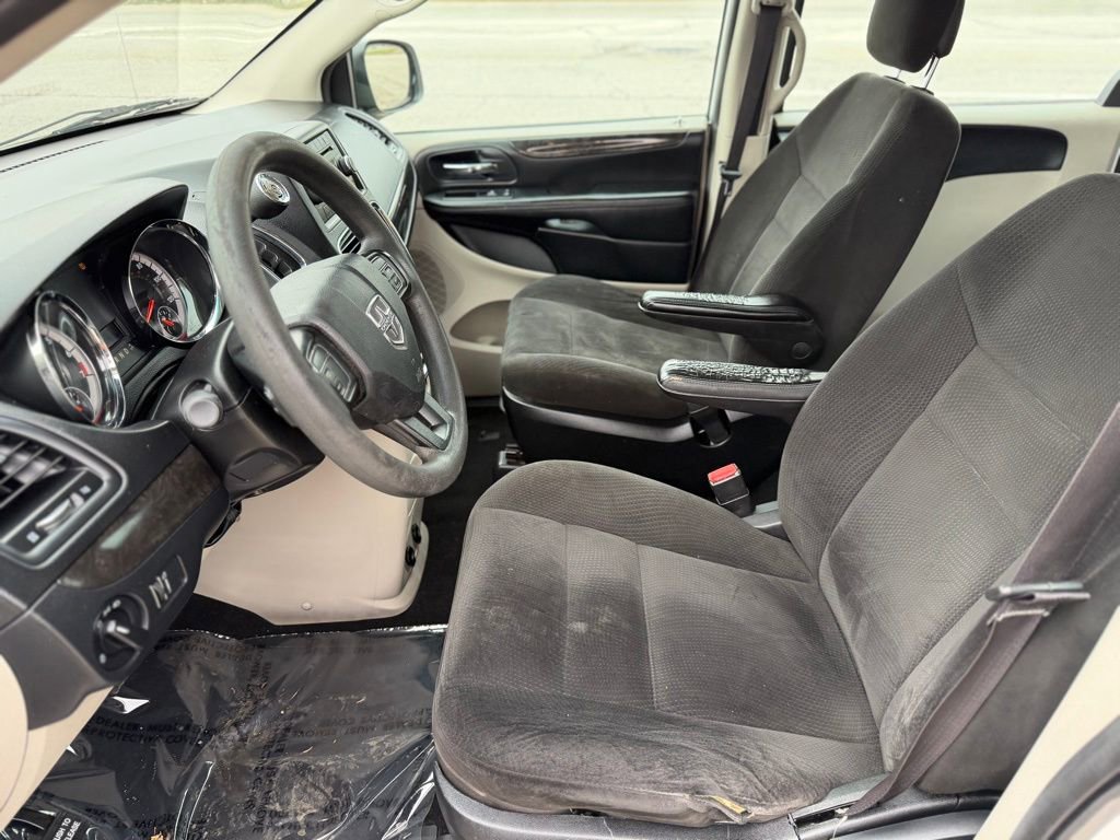 Used 2016 Dodge Grand Caravan American Value Package FWD image 20