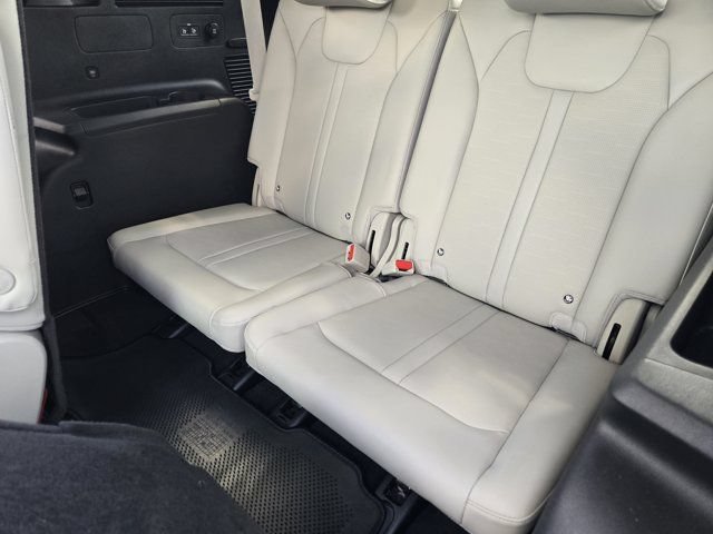 Certified 2025 Kia Sorento EX w/ Panoramic Sunroof Package FWD image 31