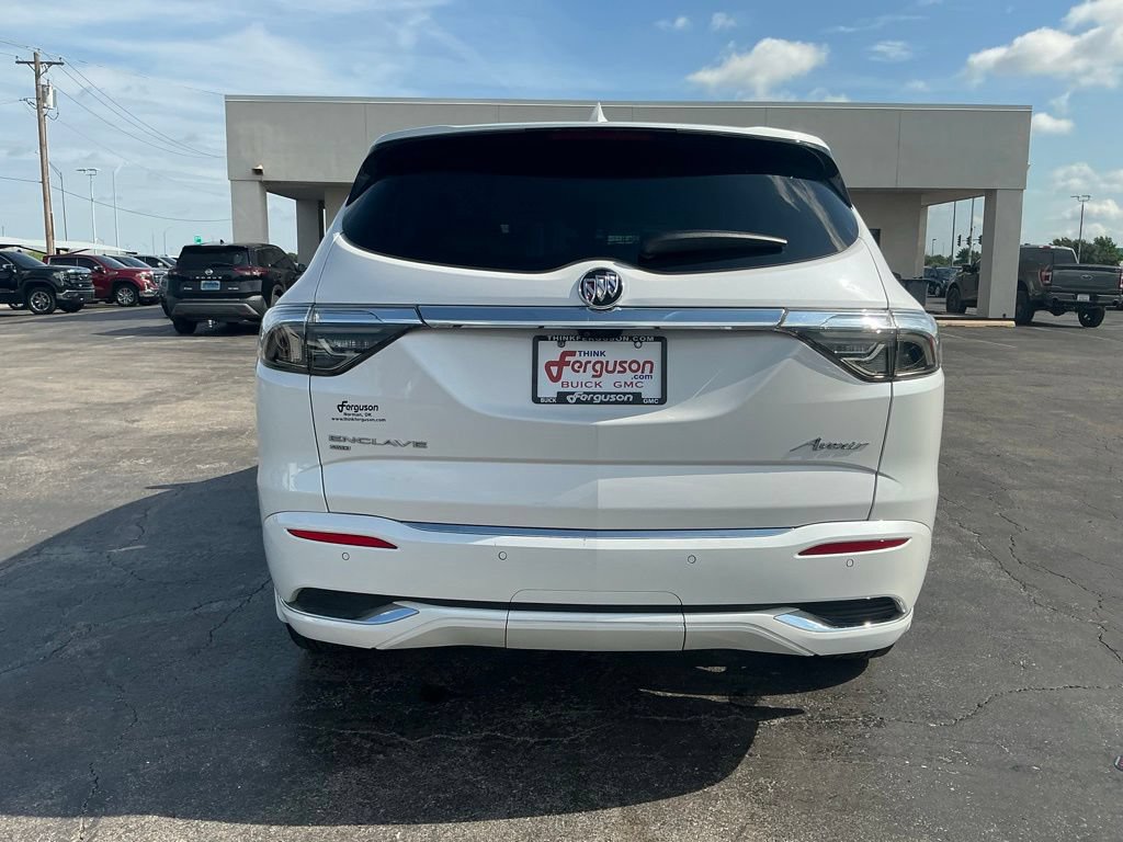 Used 2023 Buick Enclave Avenir w/ Avenir Technology Package AWD/4WD image 6