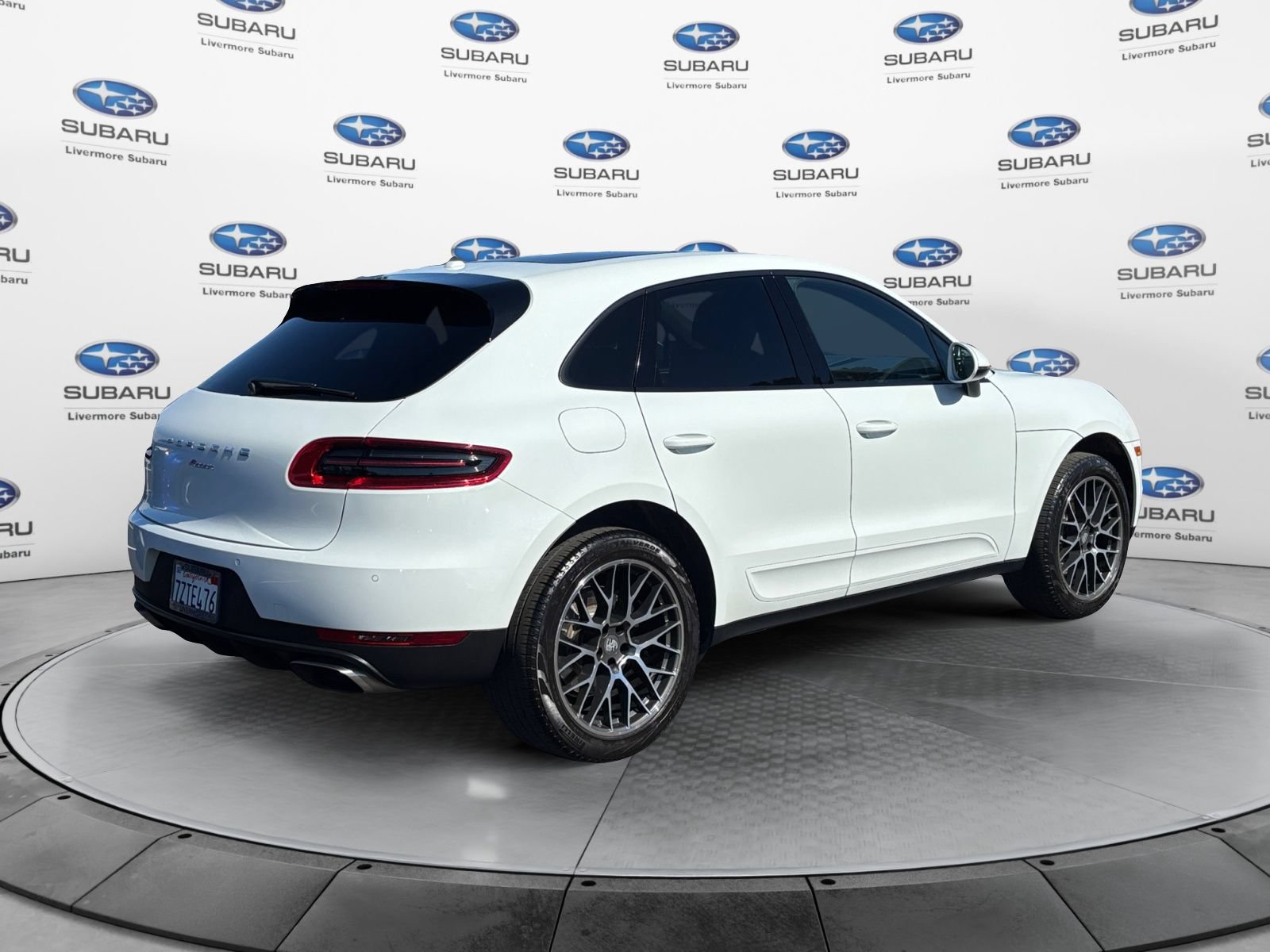 Used 2018 Porsche Macan AWD/4WD image 5