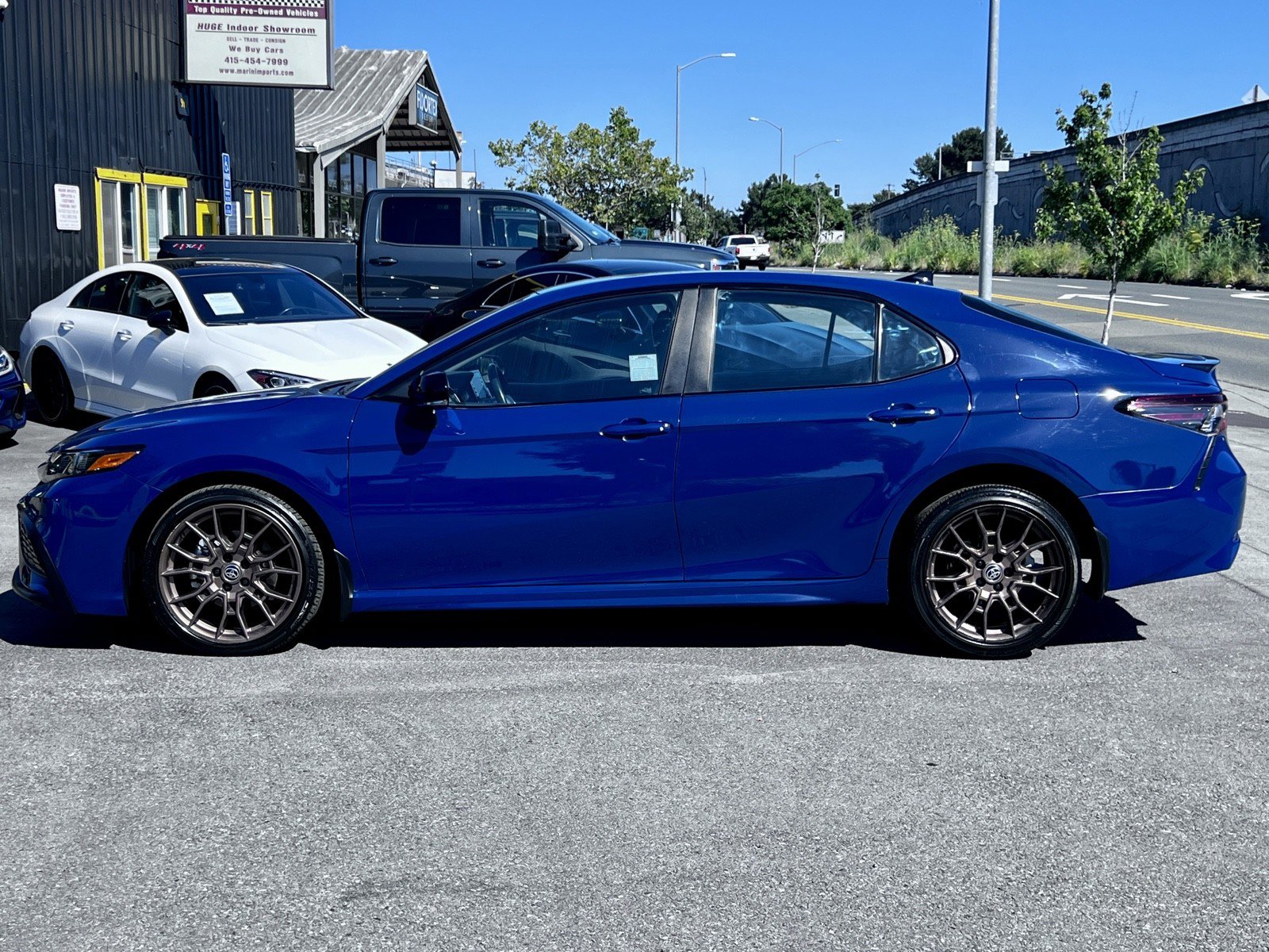 Used 2023 Toyota Camry SE FWD image 8