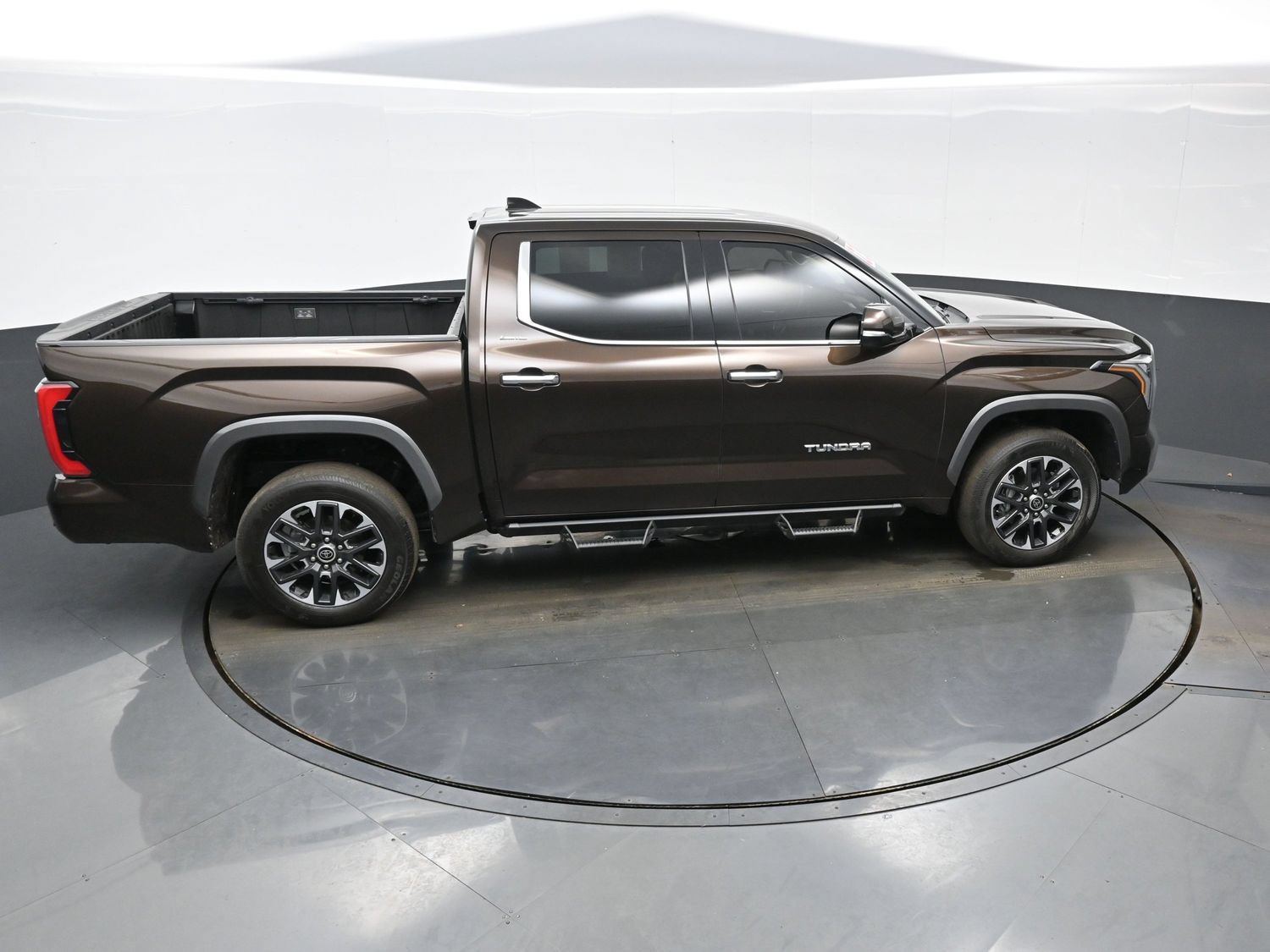 Used 2023 Toyota Tundra Limited AWD/4WD image 41