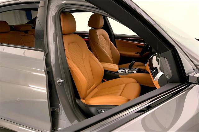 Certified 2022 BMW 540i xDrive w/ M Sport Package image 6