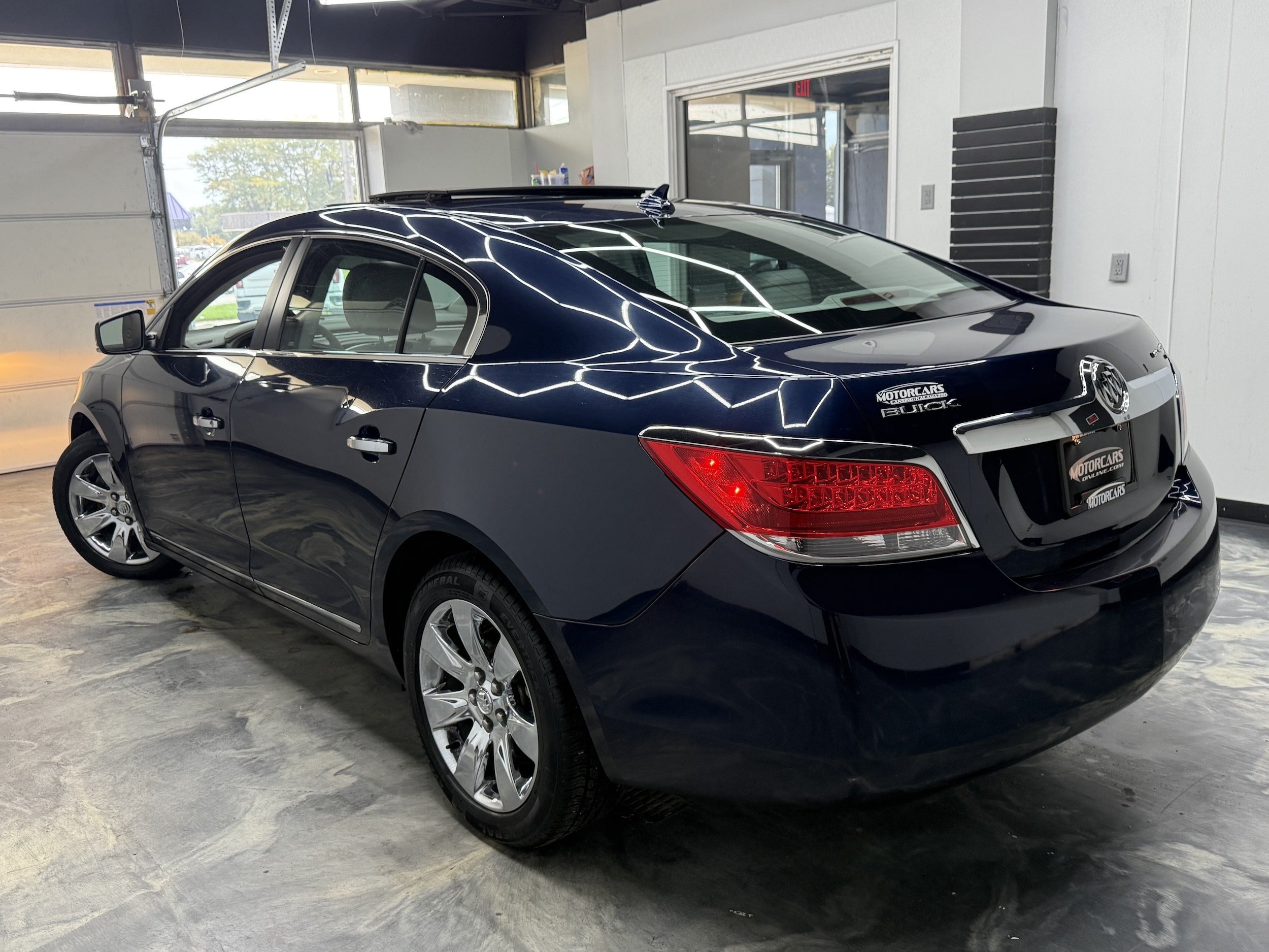 Used 2010 Buick LaCrosse CXL FWD image 3