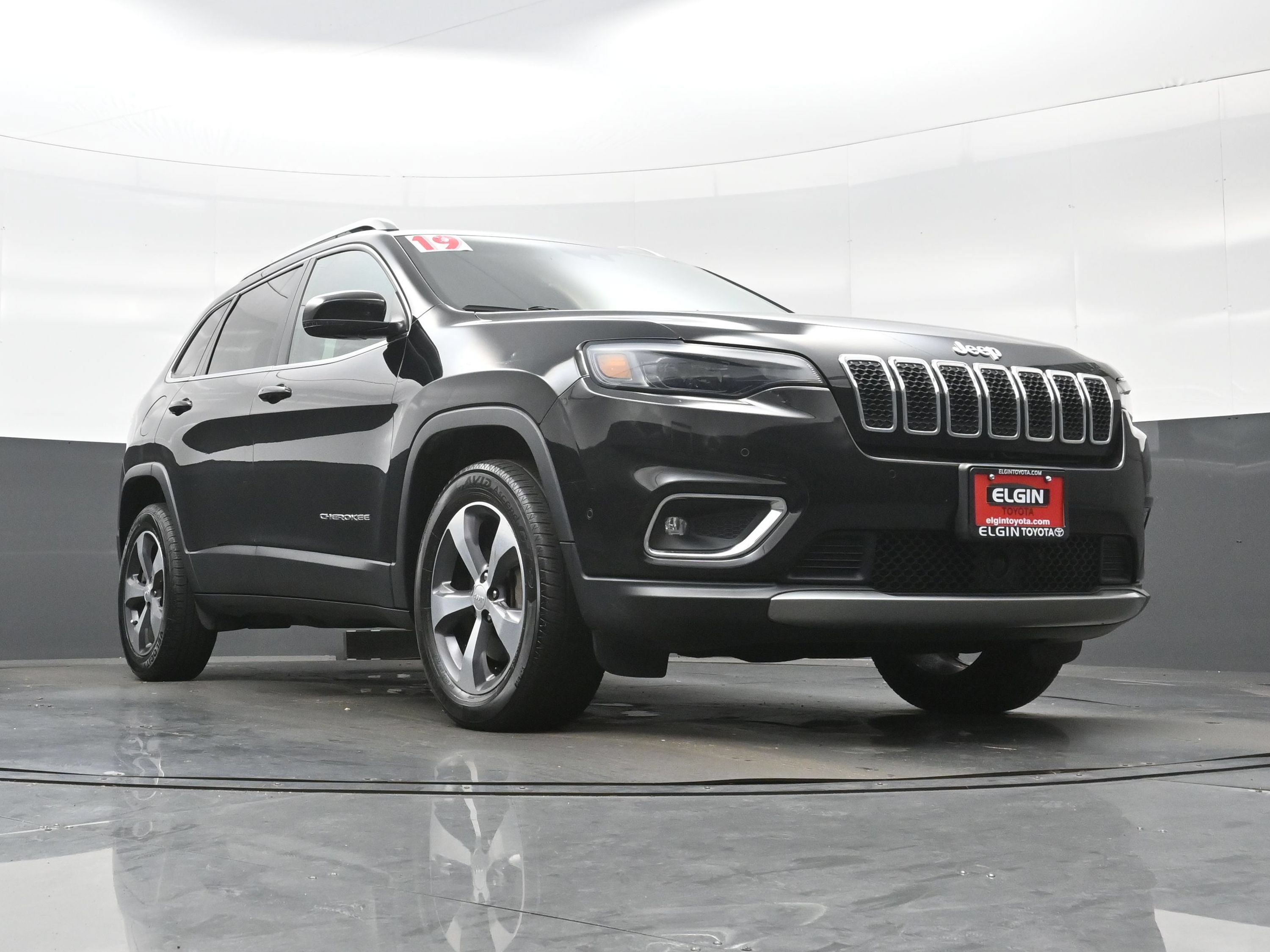 Used 2019 Jeep Cherokee Limited w/ Luxury Group AWD/4WD image 28