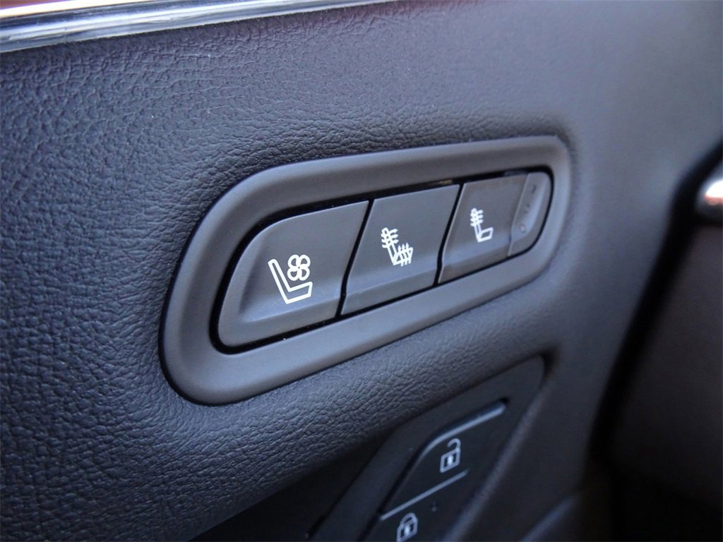 Certified 2023 Cadillac Escalade ESV Premium Luxury w/ LPO, Radiant Package image 24