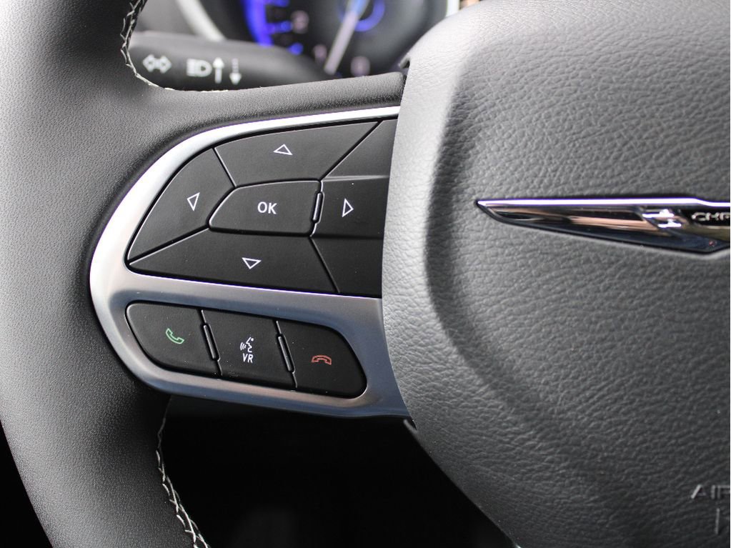 New 2026 Chrysler Pacifica Select image 14