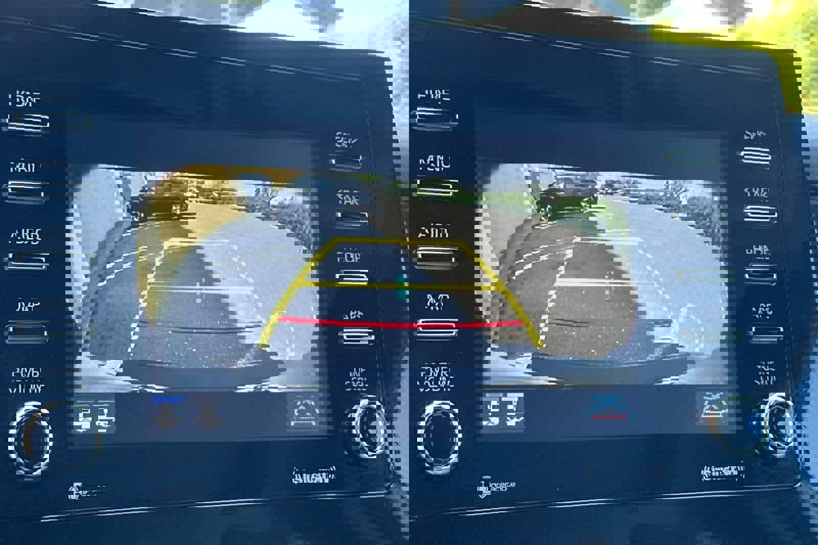 Used 2022 Toyota Camry SE w/ Convenience Package FWD image 17