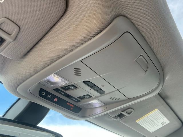 Used 2018 Chevrolet Equinox LT FWD image 30
