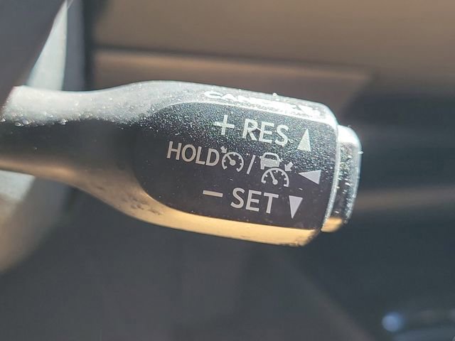 Used 2021 Toyota C-HR XLE image 25