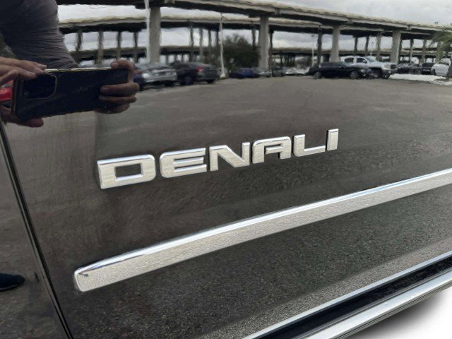 Used 2018 GMC Yukon XL Denali w/ Denali Ultimate Package AWD/4WD image 15