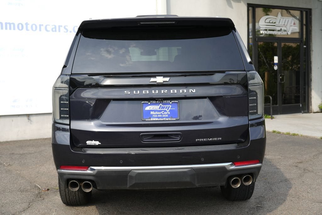 Used 2025 Chevrolet Suburban Premier AWD/4WD image 6
