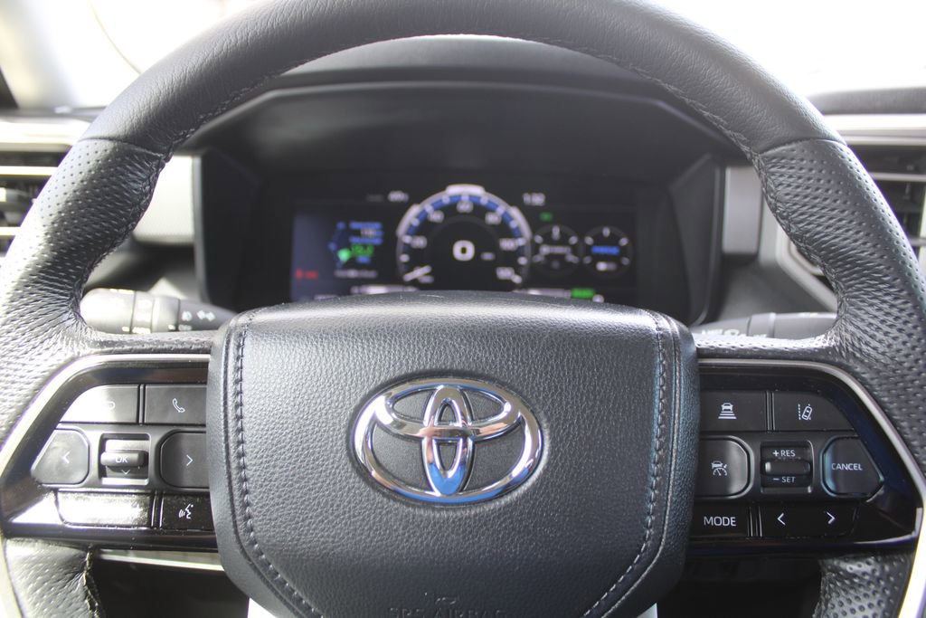 Used 2024 Toyota Tundra Limited image 33