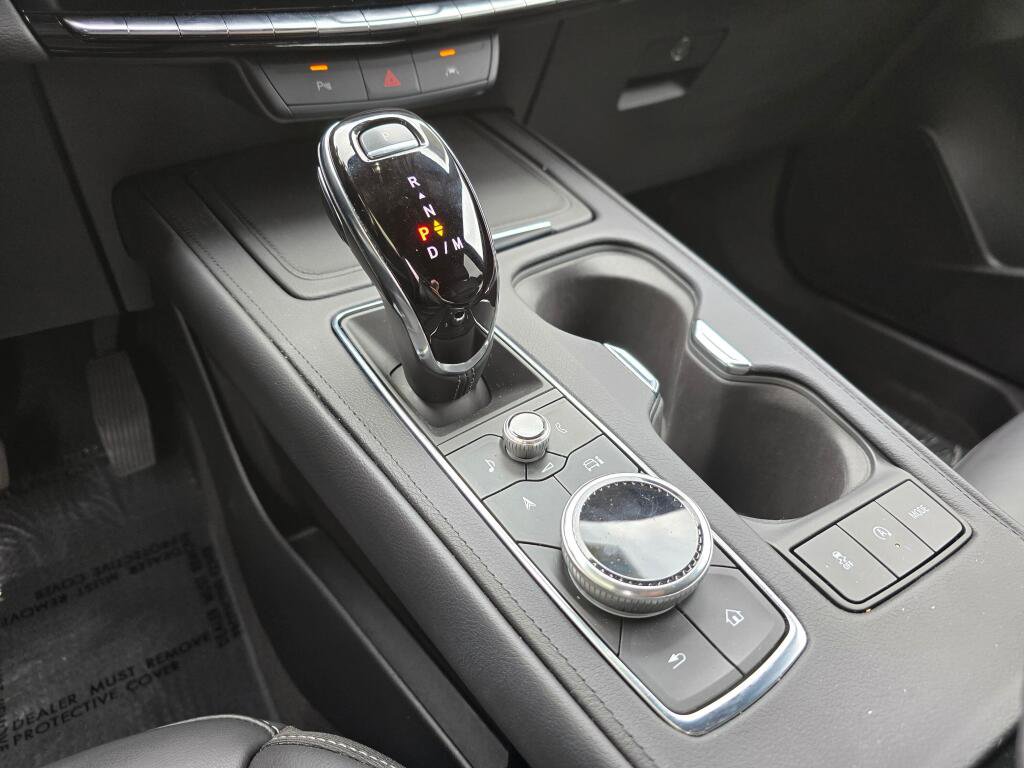 Used 2024 Cadillac XT4 Premium Luxury image 20