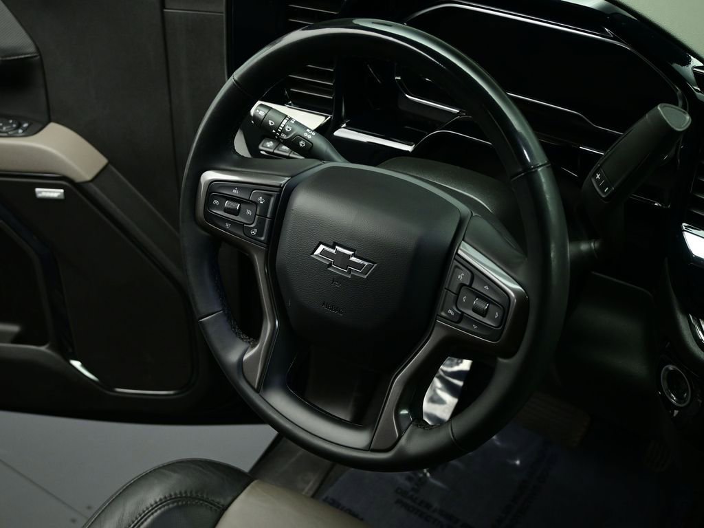 Used 2024 Chevrolet Silverado 2500 ZR2 w/ Technology Package image 39