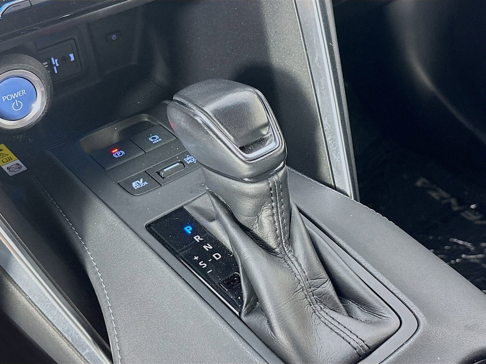 Used 2021 Toyota Venza LE AWD/4WD image 16