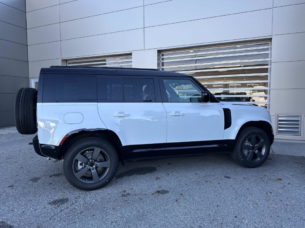 New 2026 Land Rover Defender 110 X-Dynamic SE AWD/4WD image 7