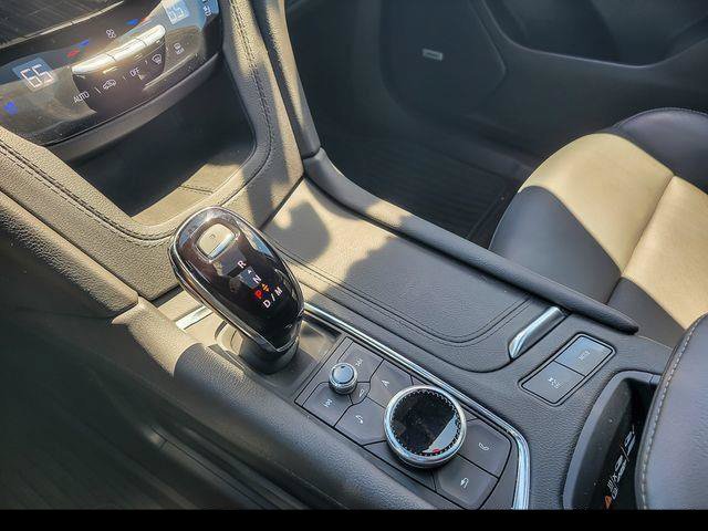 Used 2023 Cadillac XT6 Premium Luxury w/ LPO, Floor Liner Package AWD/4WD image 20