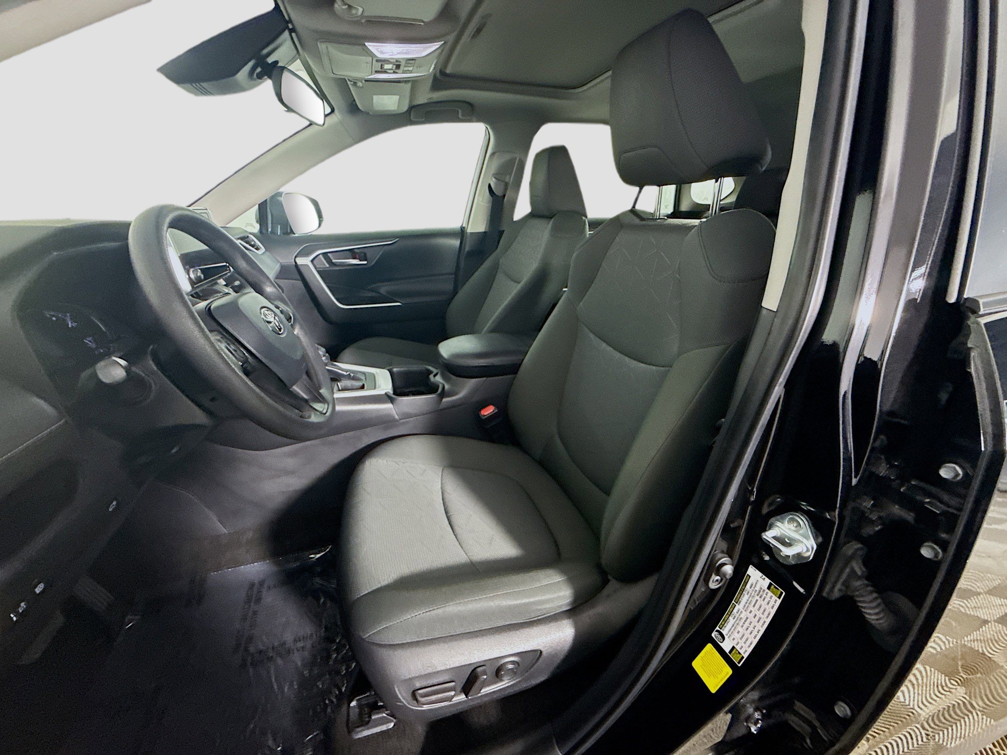 Used 2023 Toyota RAV4 XLE w/ Convenience Package image 22