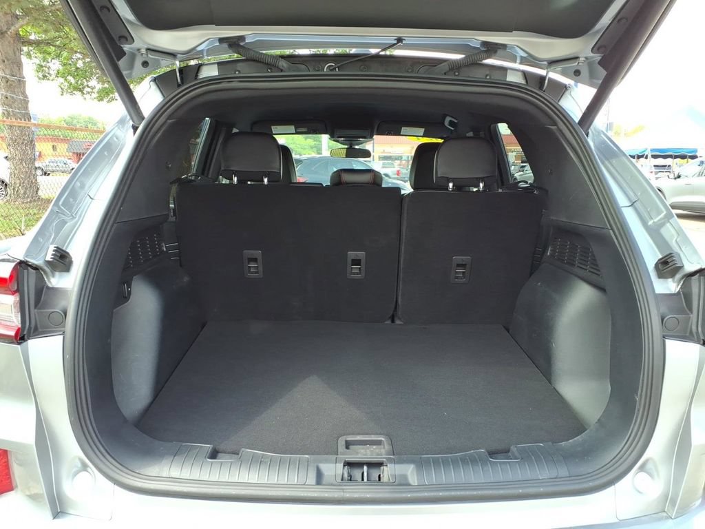Used 2024 Ford Escape ST-Line w/ Tech Pack #1 AWD/4WD image 10