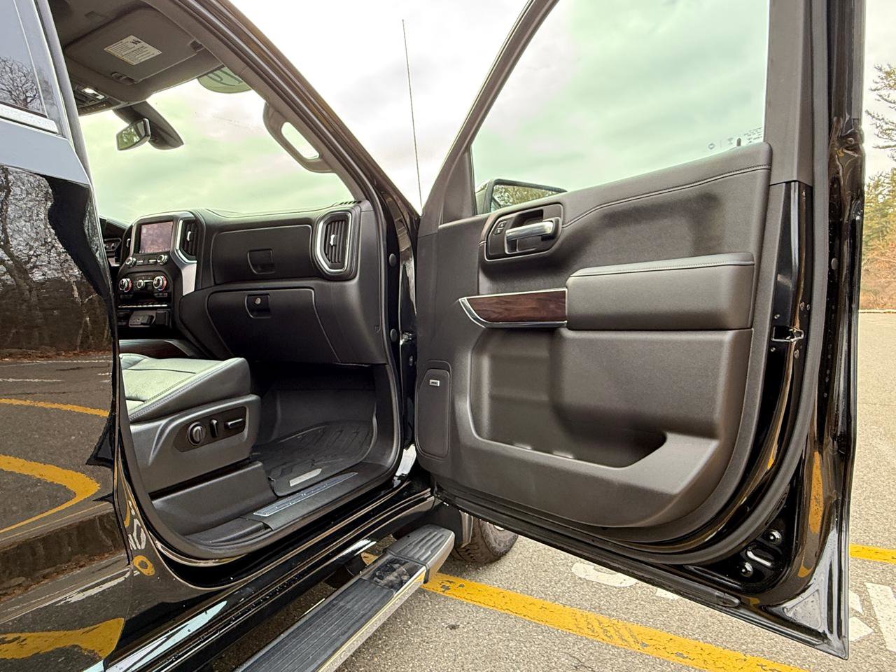 Used 2019 GMC Sierra 1500 SLT w/ SLT Premium Plus Package image 28