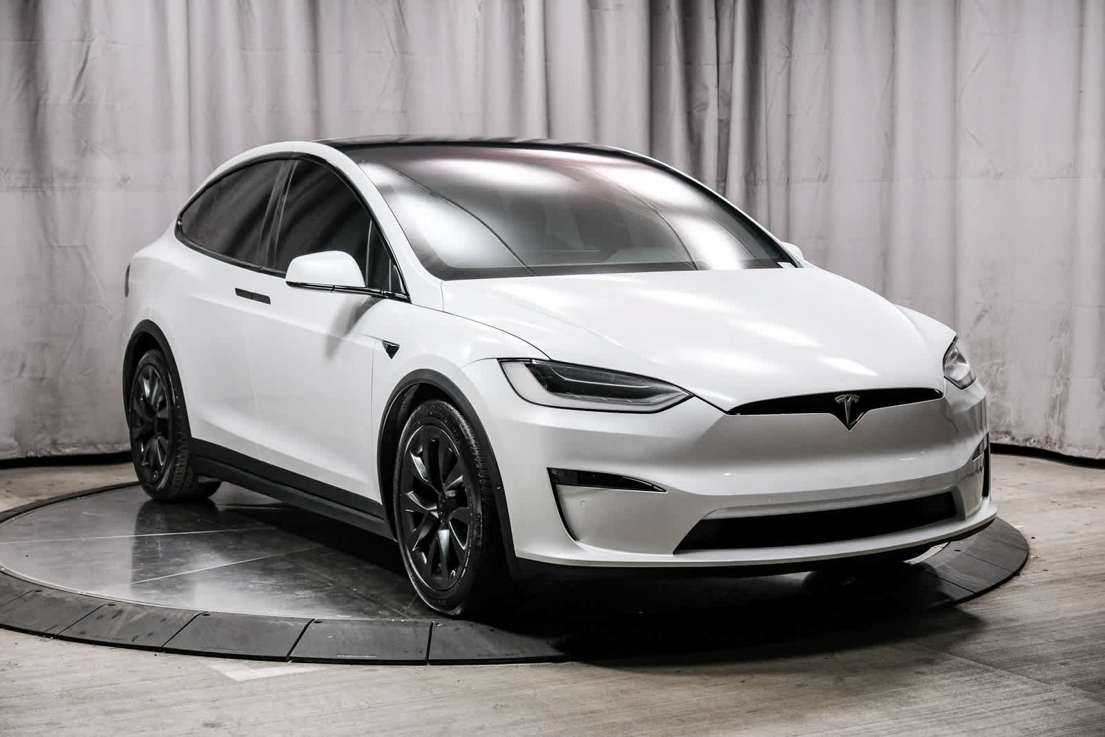Used 2023 Tesla Model X AWD/4WD image 6