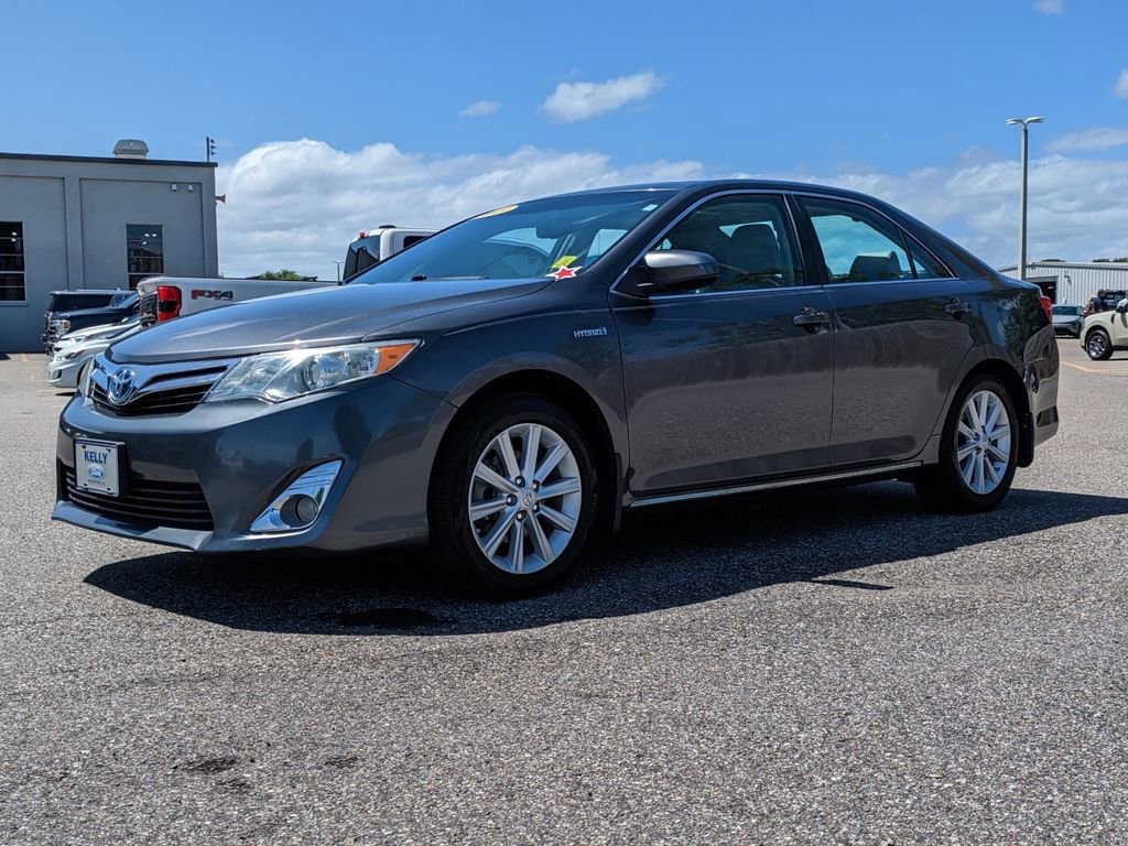 Used 2013 Toyota Camry XLE w/ Leather Pkg image 2