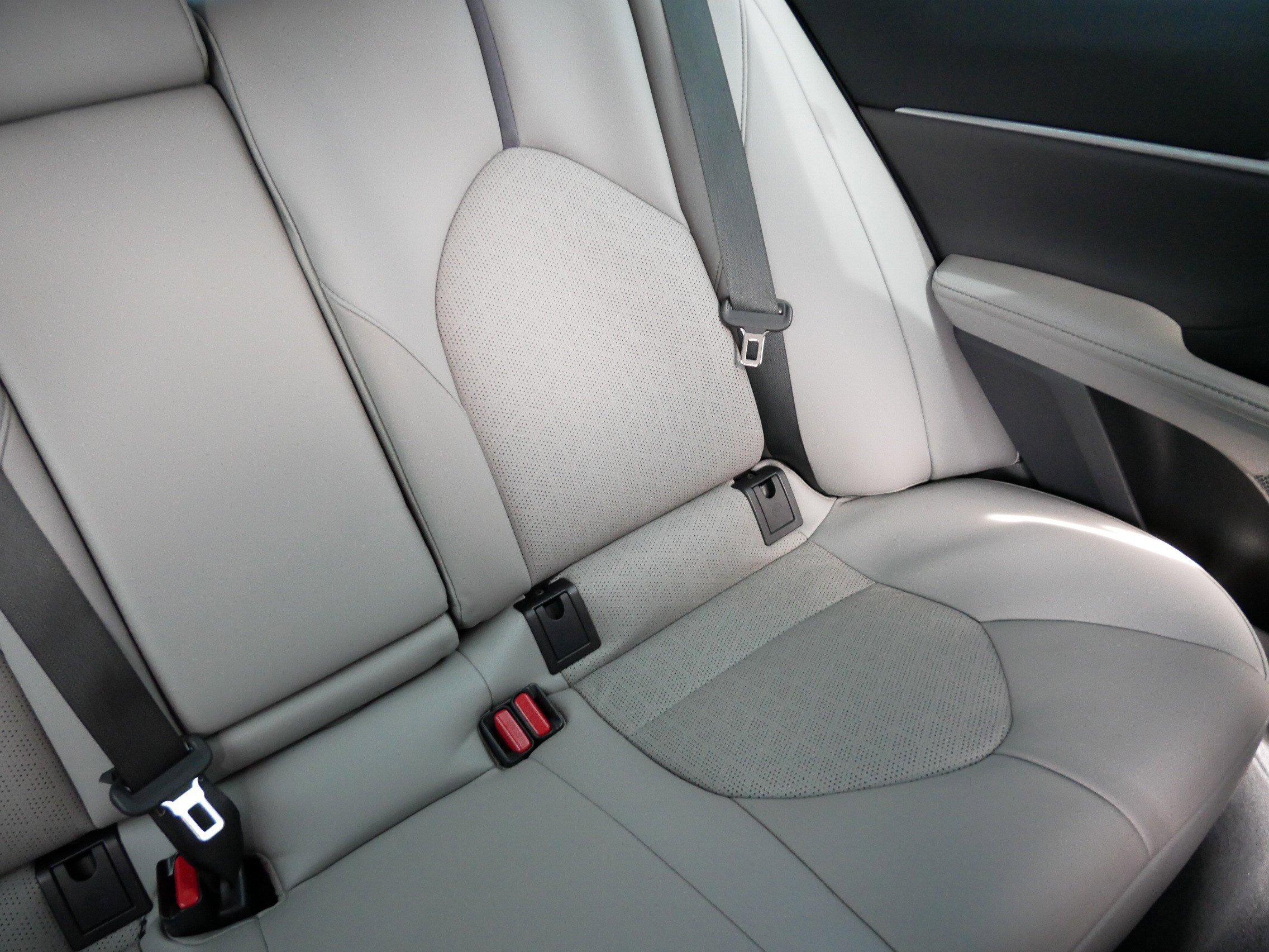 Used 2023 Toyota Camry XSE FWD image 14
