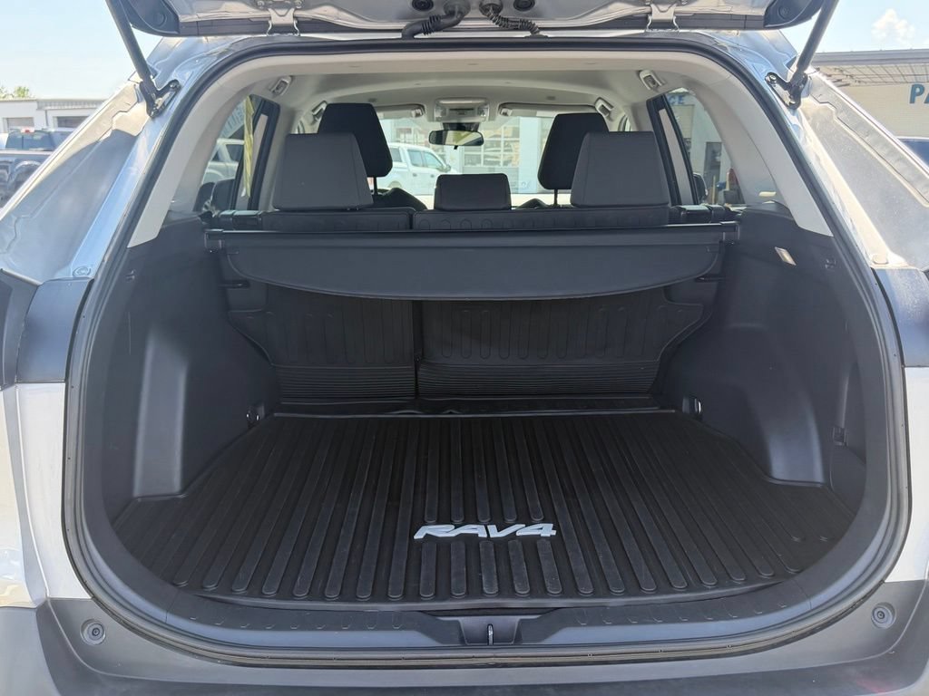 Used 2023 Toyota RAV4 XLE FWD image 5